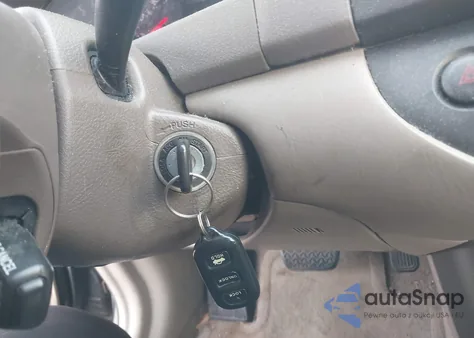 2005 Toyota Camry Le z USA, uszkodzony, nr VIN 4T1BE32K55U402991